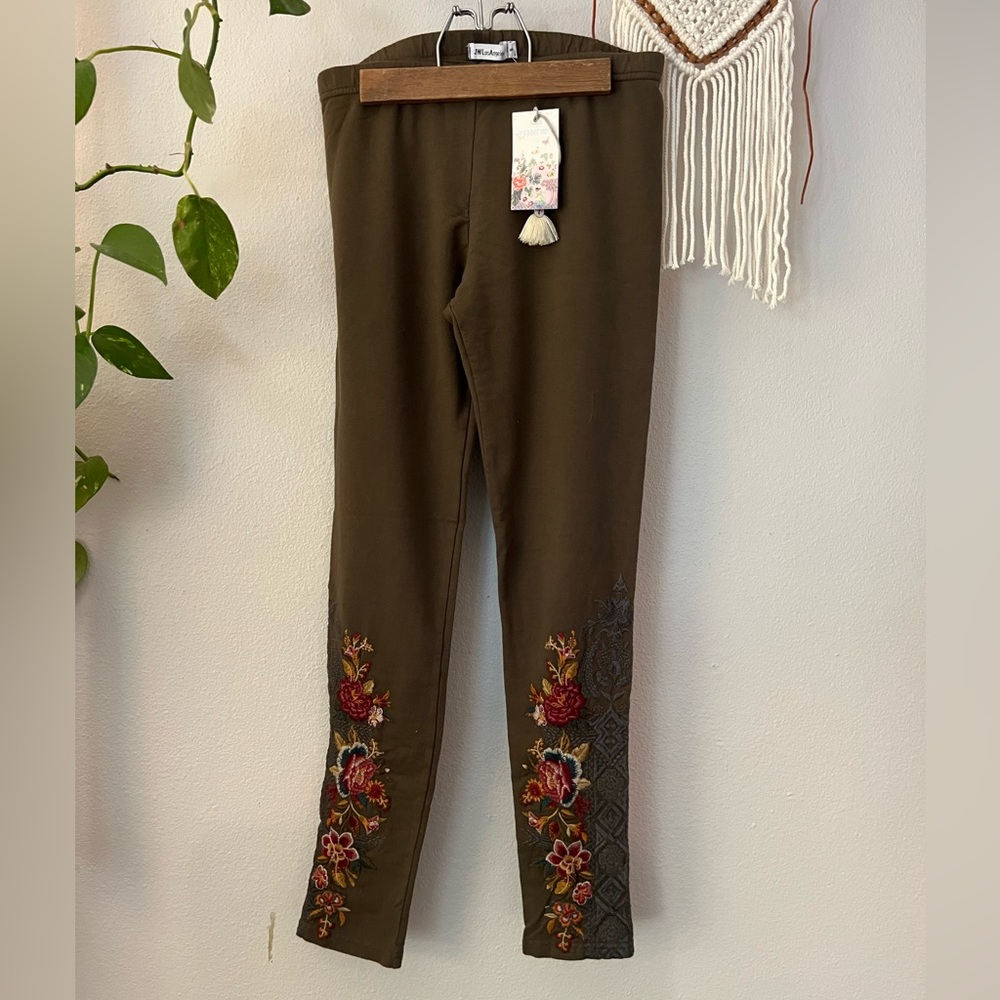 JW Johnny Was embroidered leggings